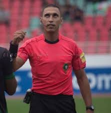 بلبصري يقود مباراة وجدة والجديدة