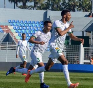 الدفاع الجديدي يخلف الموعد ويتعادل أمام اتحاد طنجة