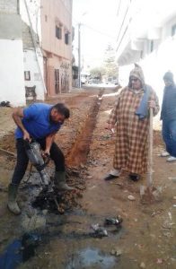 السكان ينوبون عن الجماعة في إنشاء شبكة الصرف الصحي
