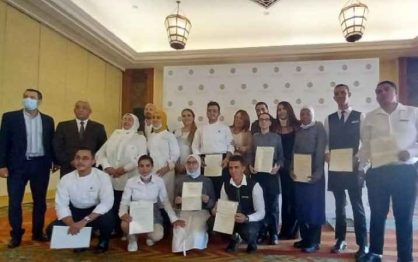 تسليم الشواهد لخريجي الدورة التكوينية في مجال فن الطبخ