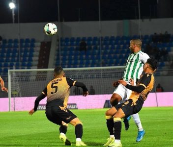 الدفاع الجديدي يتجنب مباريات السد بفوز ثمين على اتحاد تواركة